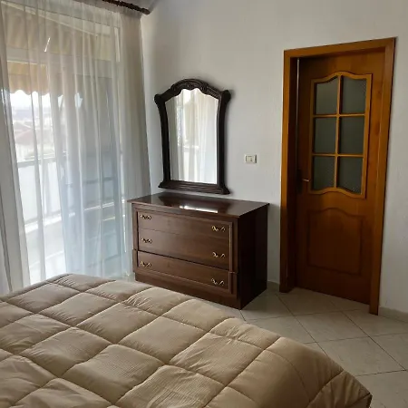 2 Apartment *